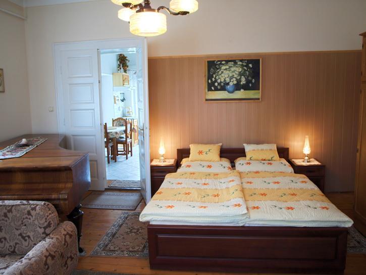 Csaladi Vendeghaz Apartment Eger Room photo